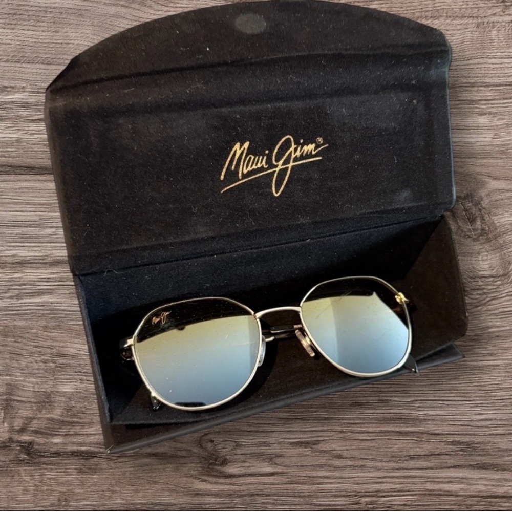 Maui Jim Silver Sunglasses with Gradient Lenses